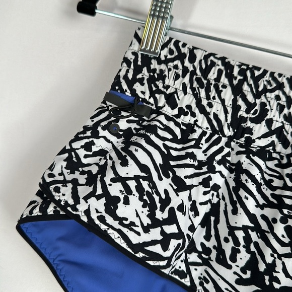 Lululemon Water: Reversible Surf Shorts Black/White & Blue Size 4 - Picture 2 of 8
